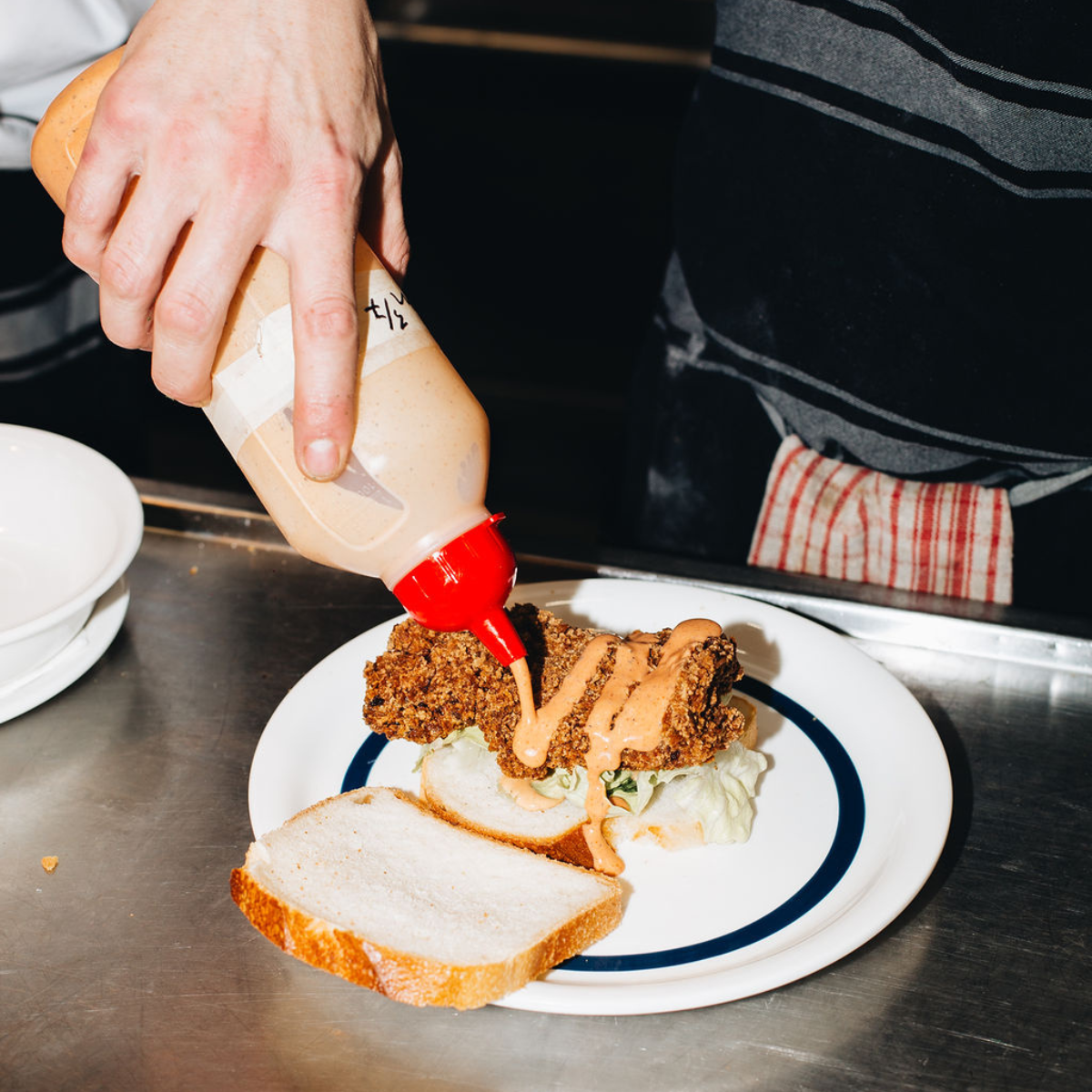 Classic Plate Large 26cm - Whale Blue Ring